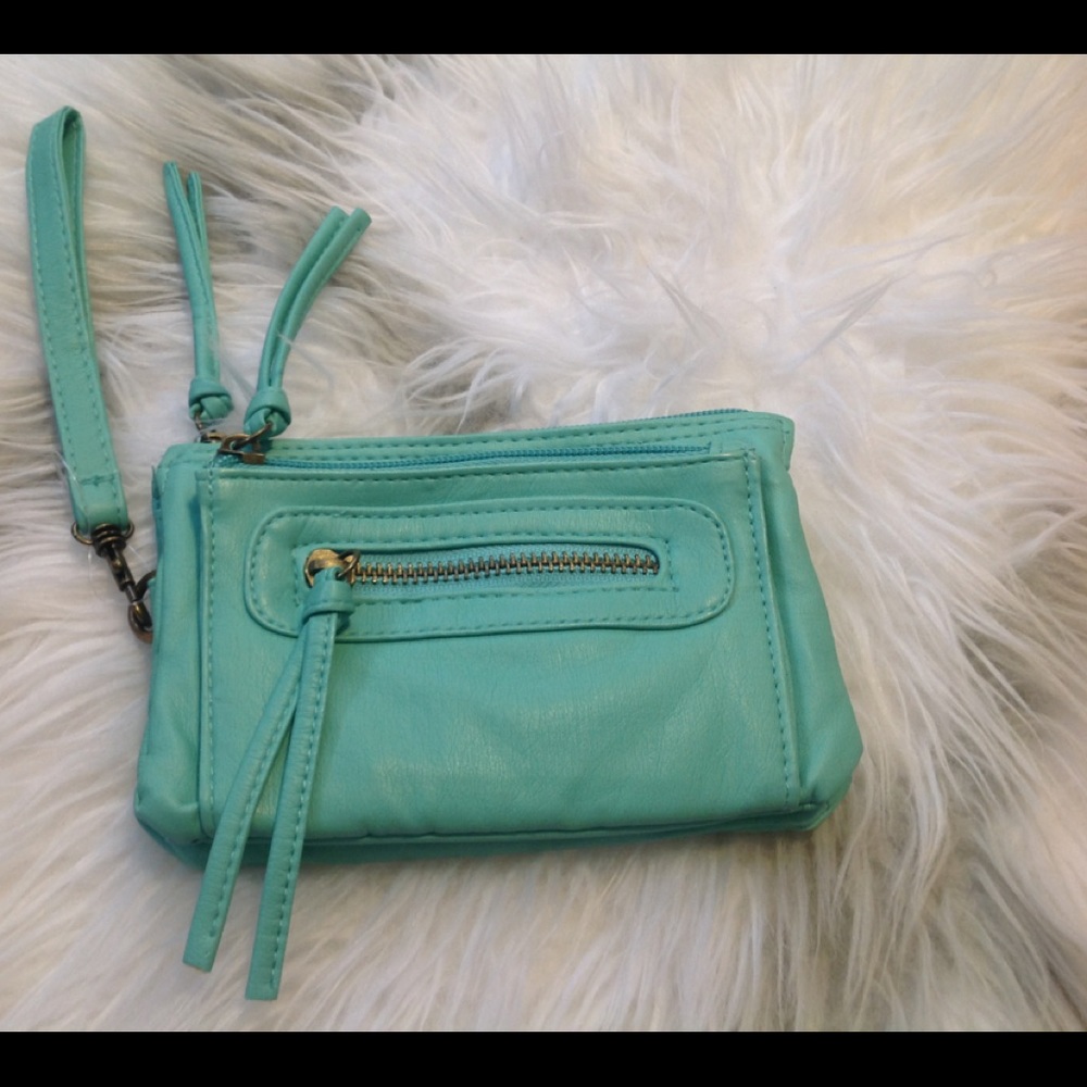 💥4 for $20💥 NWOT Seafoam Green Wristlet